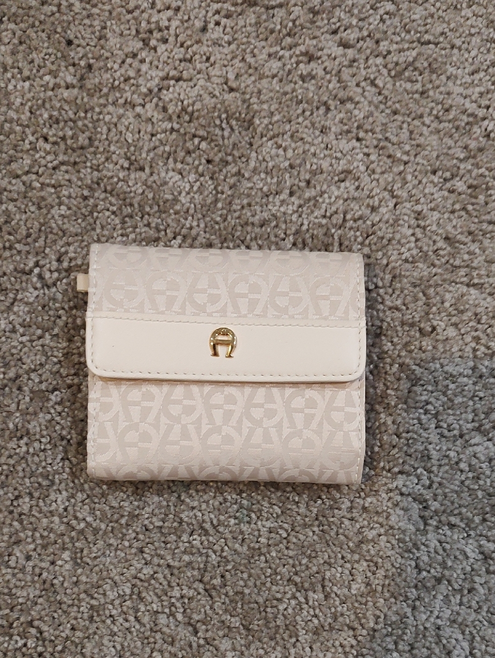 Cream Compact Logo-Print Women's Wallet with Gold Accent